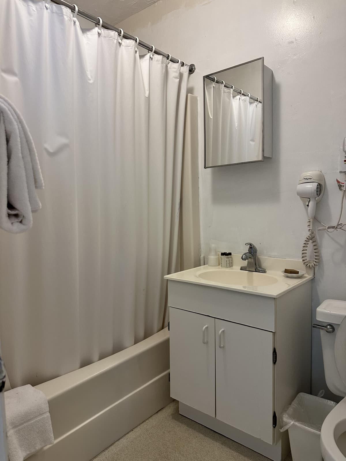 Private bathroom in a standard room at Gavin's